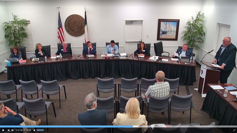 Councilmember Scott Dodson presents the Water Bridge Plan at the 09/23/25 City Council meeting.